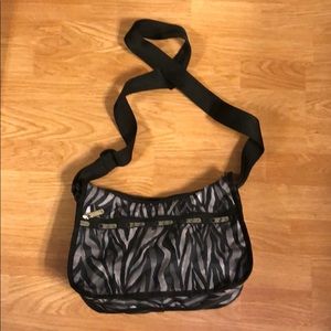 LeSportsac crossbody bag EUC!!